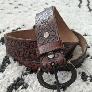 REI women's brown tooled leather belt M 26